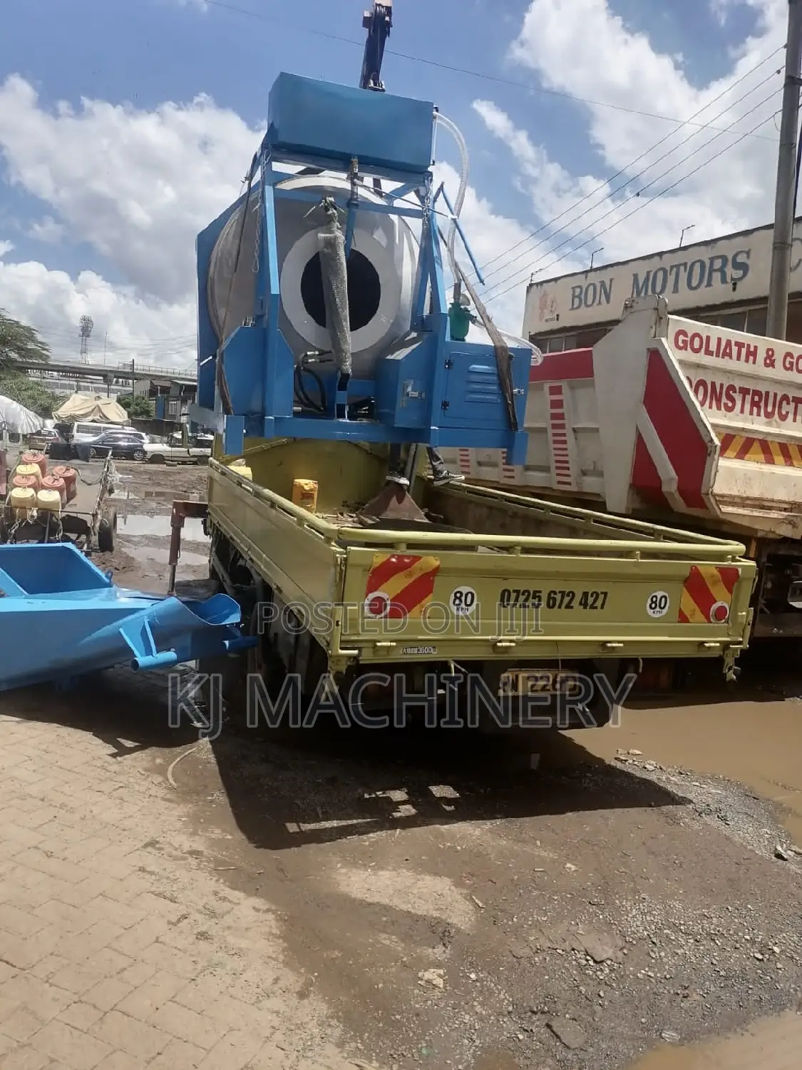 Self Loading Concrete Mixer 560litres Aico Japan