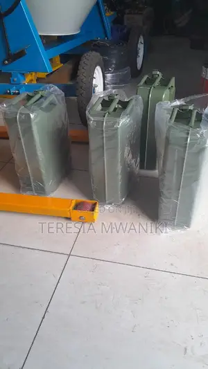 Metallic Fuel Jerrycan Available in 10trs and 20ltrs