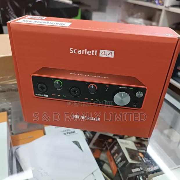 Focusrite Scarlett 4i4 Soundcard 3rd Generation - thumbnail 2