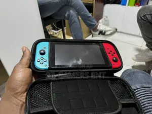 Nitendo Switch V2, Pre Owned
