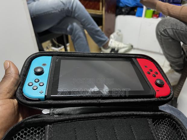 Nitendo Switch V2, Pre Owned - thumbnail 2