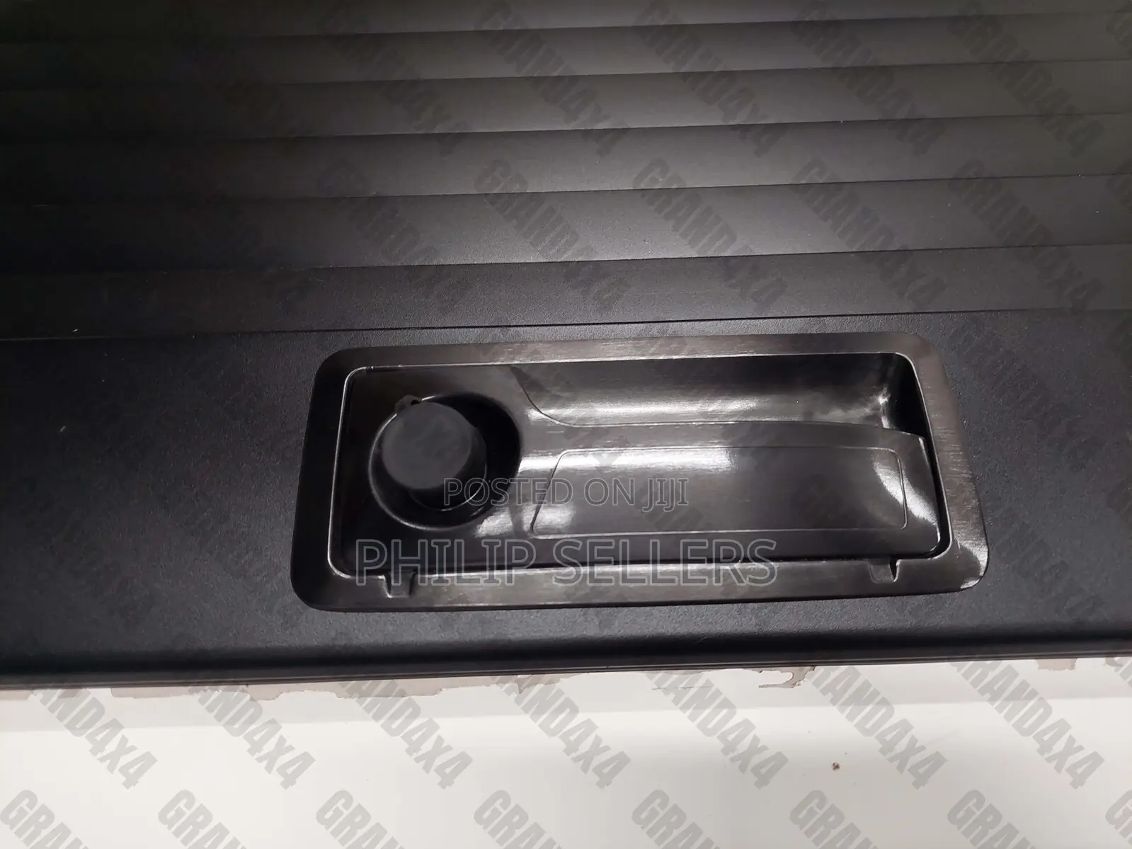 Aluminium Black Roller Shutter to Suit Holden 2012