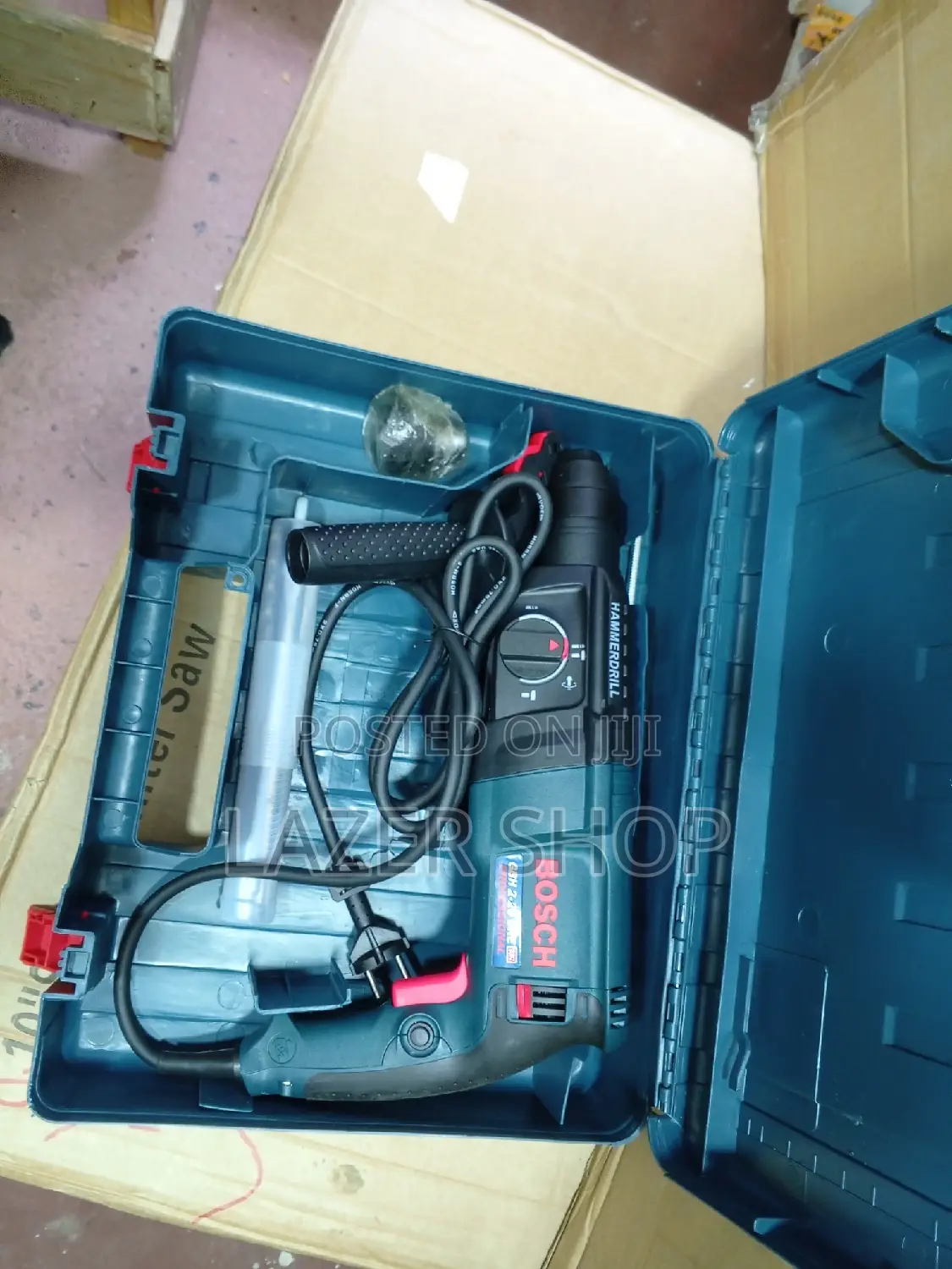 800w Bosch Rotary Hammer