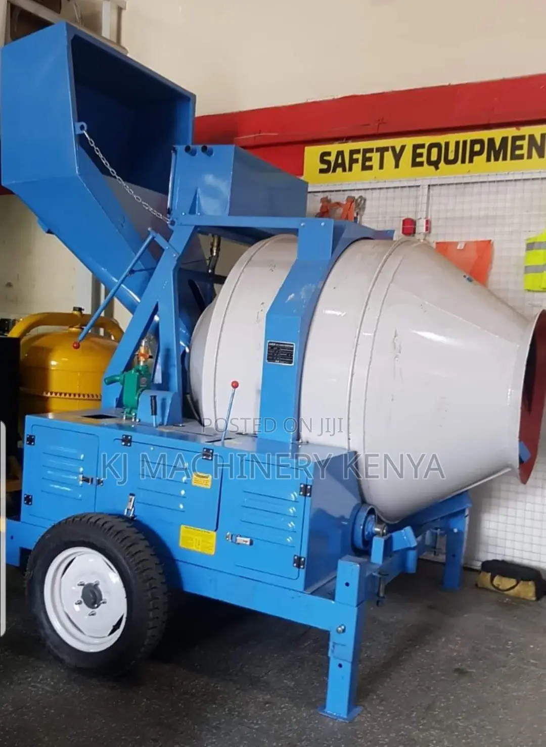 High Quality Self Loading Concrete Mixer