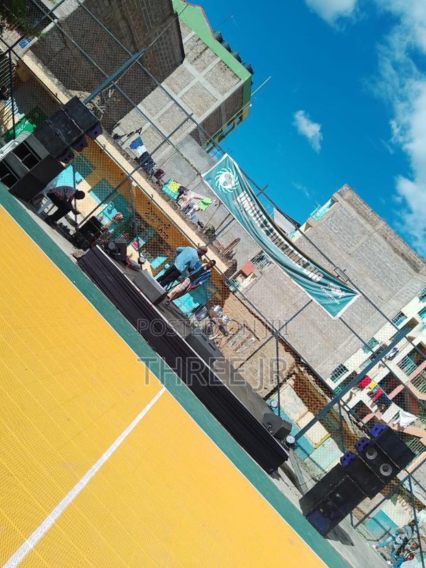 Nice Set Up for Outdoor Events on the Stage Set Up
