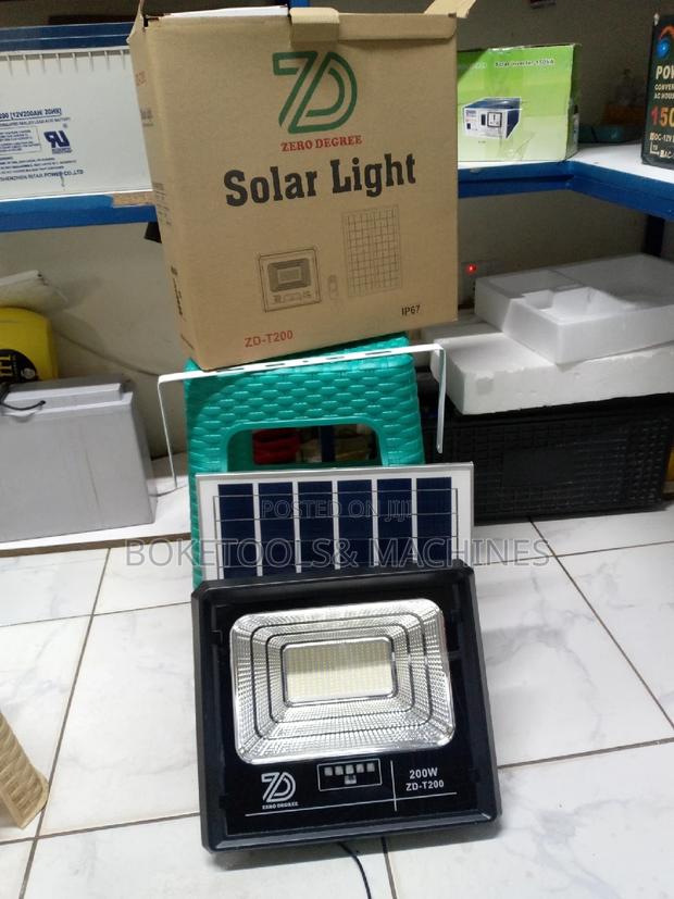 Solar Floodlight 200 Watts - thumbnail 3