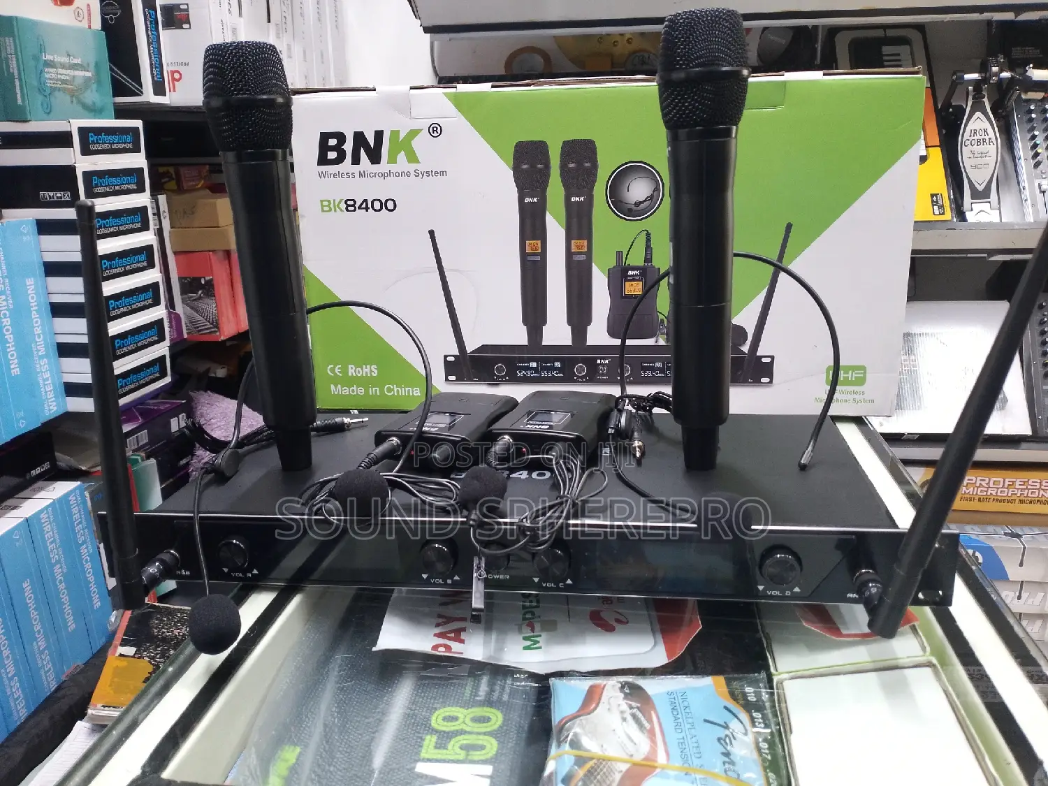 BNK 8400 4in1 UHF (2hand Held and 2 Lapels) Microphone