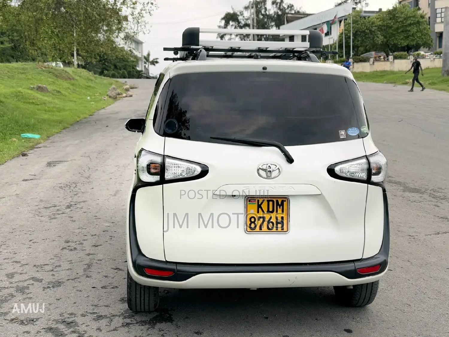Toyota Sienta 2016 White