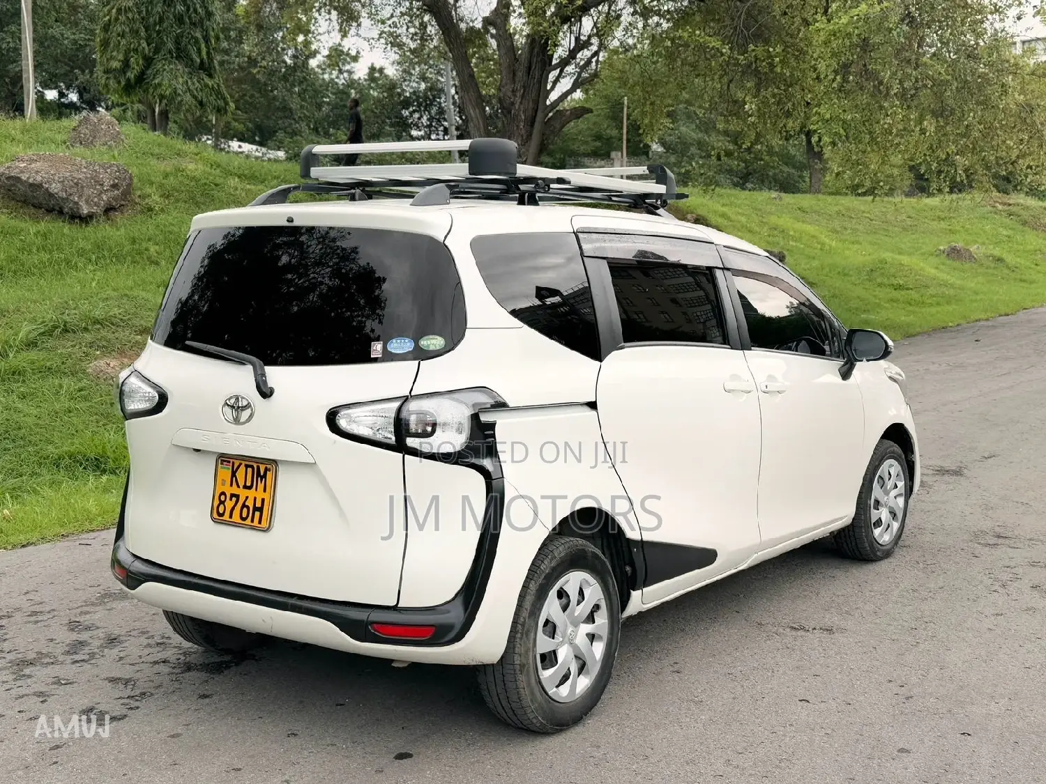 Toyota Sienta 2016 White