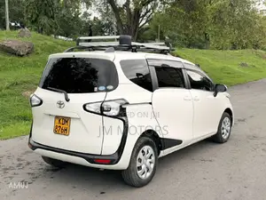 Toyota Sienta 2016 White