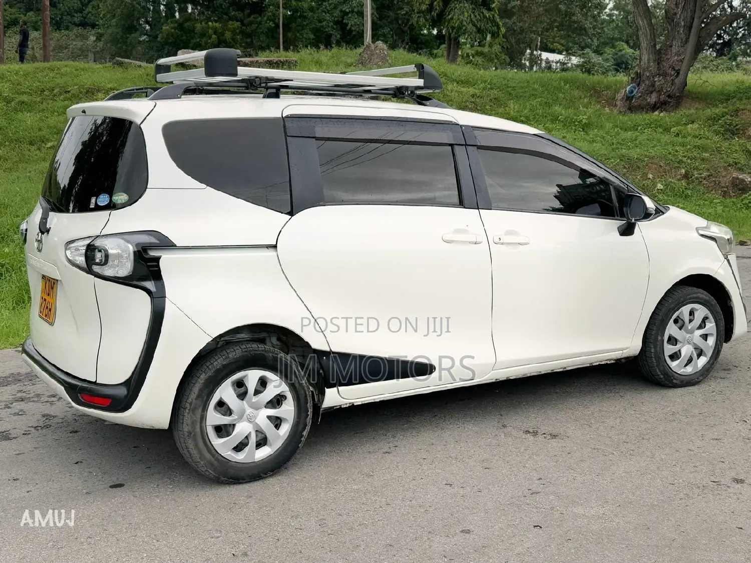 Toyota Sienta 2016 White