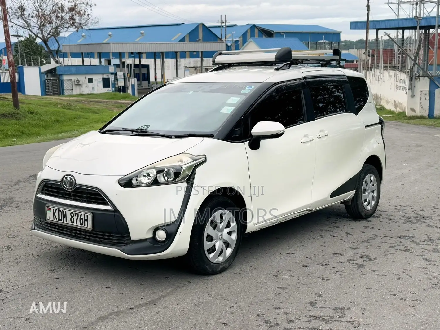 Toyota Sienta 2016 White