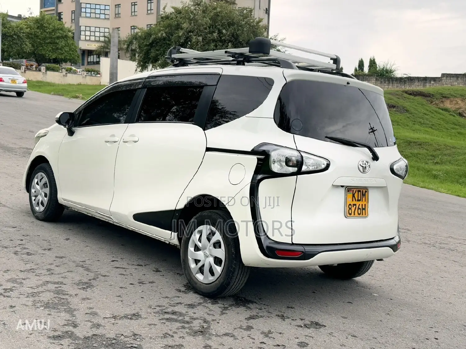 Toyota Sienta 2016 White