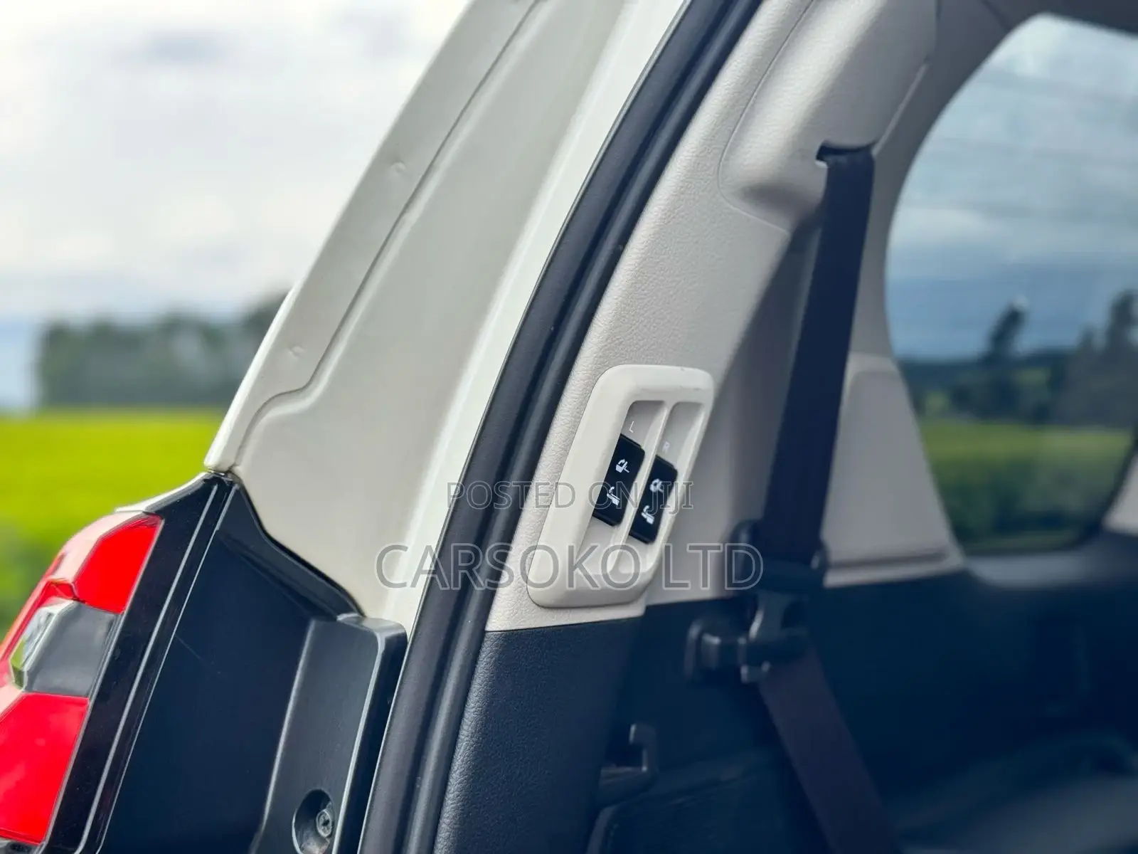 Toyota Land Cruiser Prado 2018 Off white