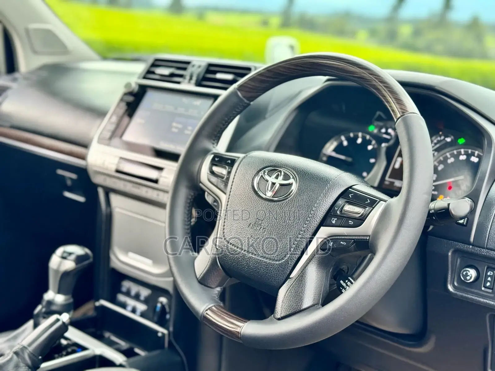 Toyota Land Cruiser Prado 2018 Off white