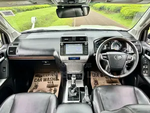 Toyota Land Cruiser Prado 2018 Off white