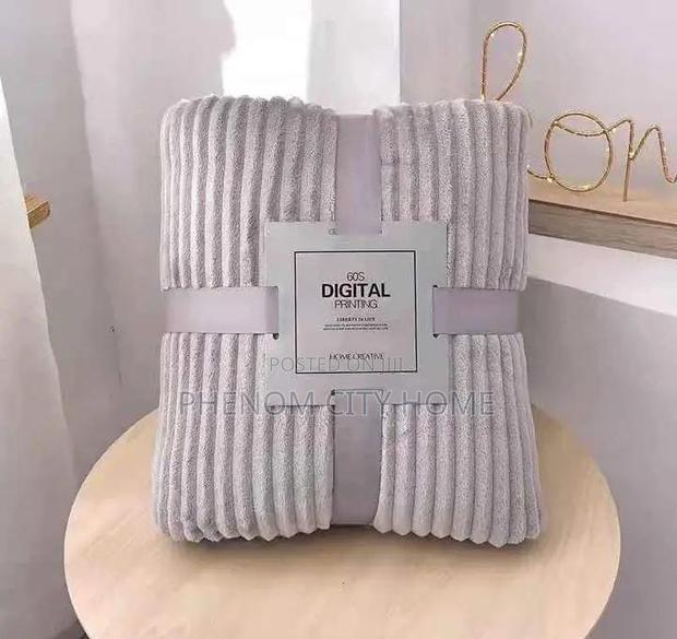 Warm Soft Velvet Fleece Blankets - thumbnail 3