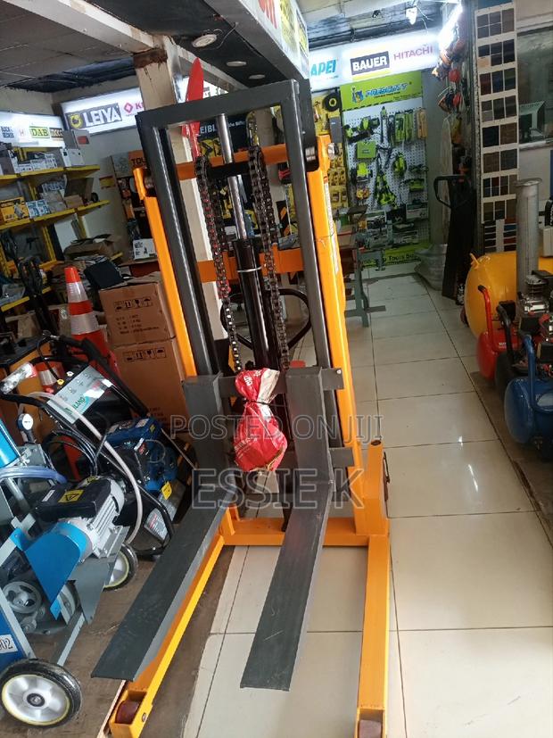 Heavy Duty Manual Stacker Hydraulic 2tons/2000kgs - main view
