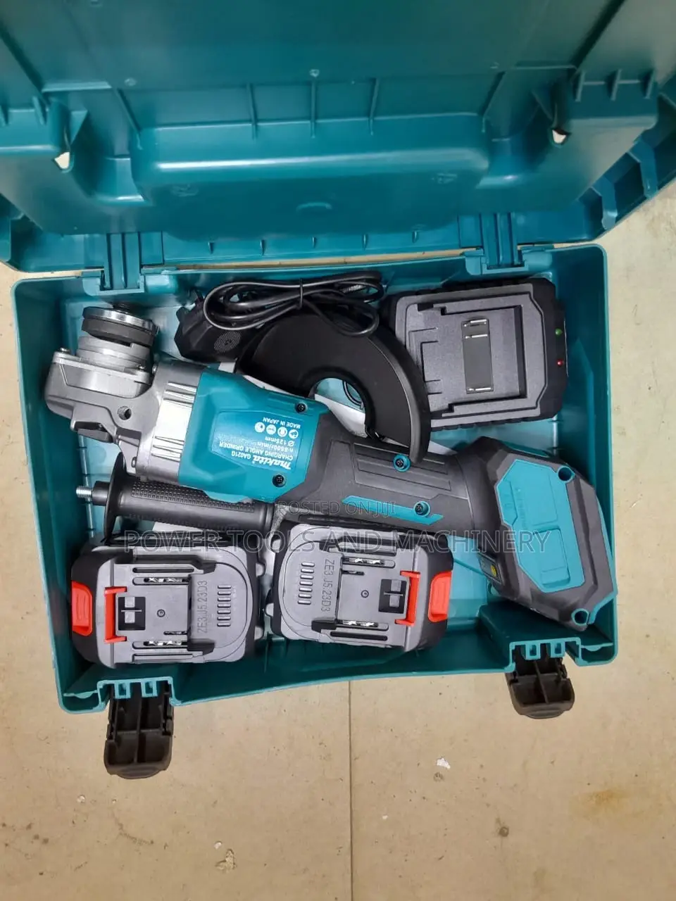 Makita Cordless 4" Angle  Grinder