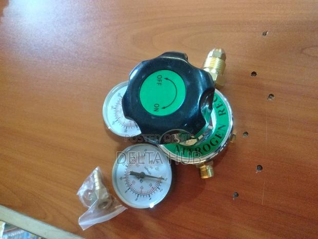 New Nitrogen Regulator/Nitrogen Guage - main view