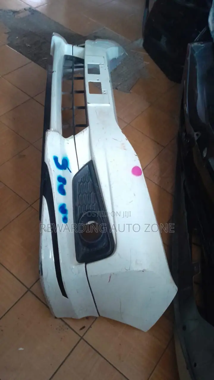 Honda Grace Front Bumper.