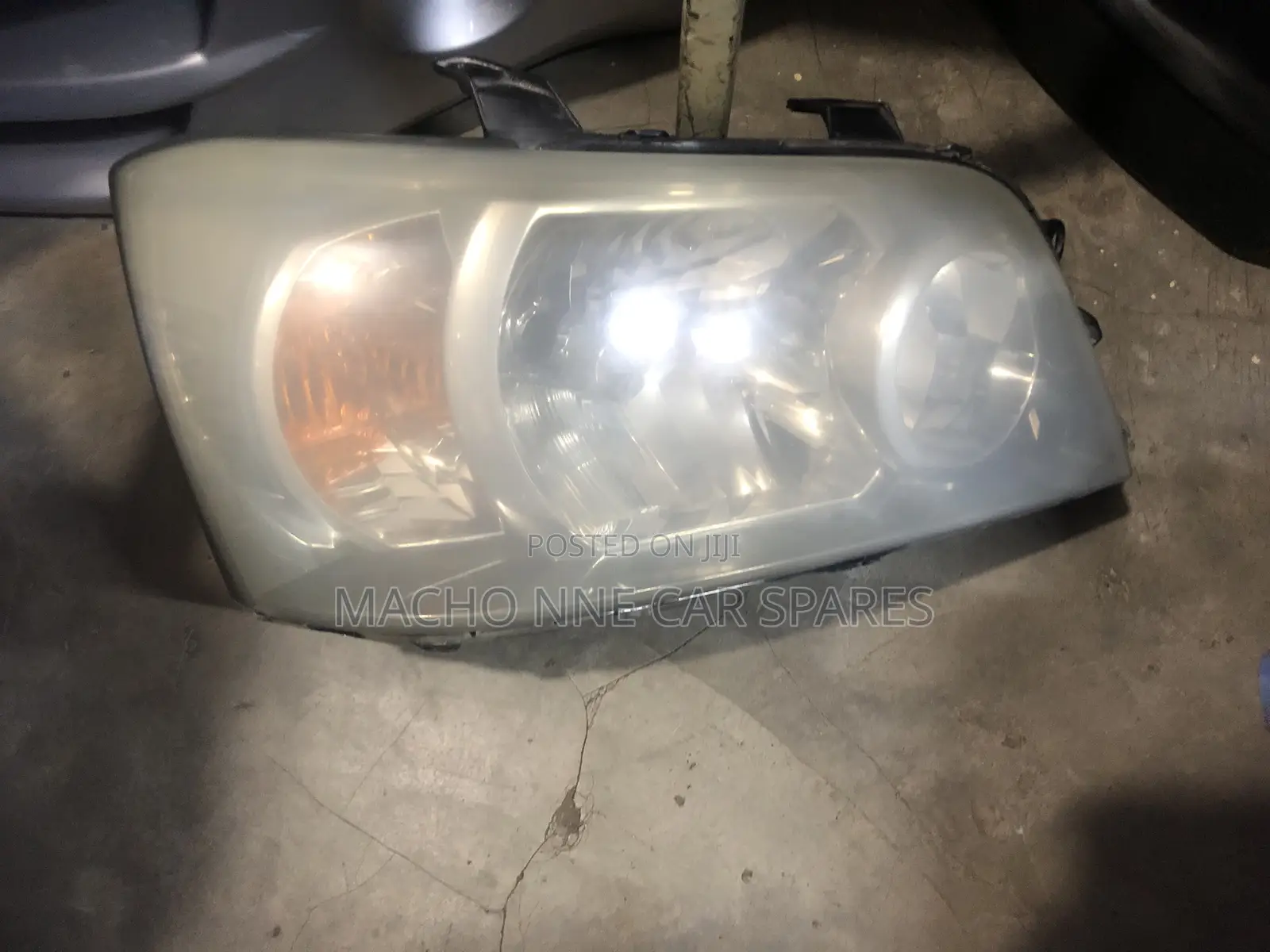 Toyota Kluger 2005 Xenon Headlight(Square)
