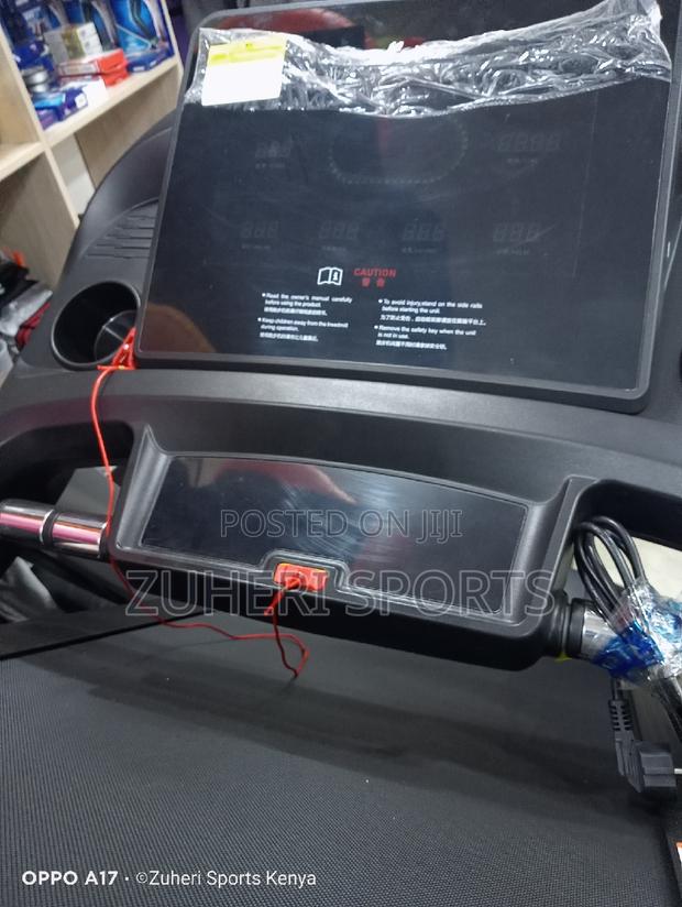 Heavy Duty Treadmill Commercial Use Capacity Gyms and Hotels