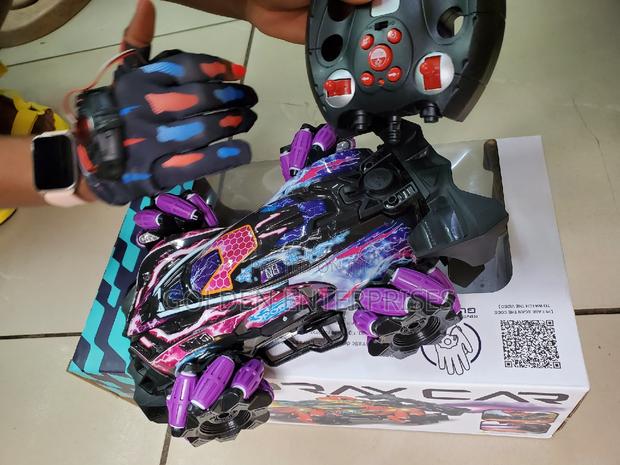 Rc Stunt Car With Kinetic Sensing Gloves With Controller - main view