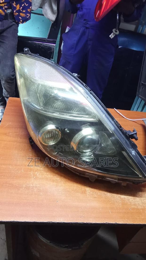 Isis Headlight Xenon
