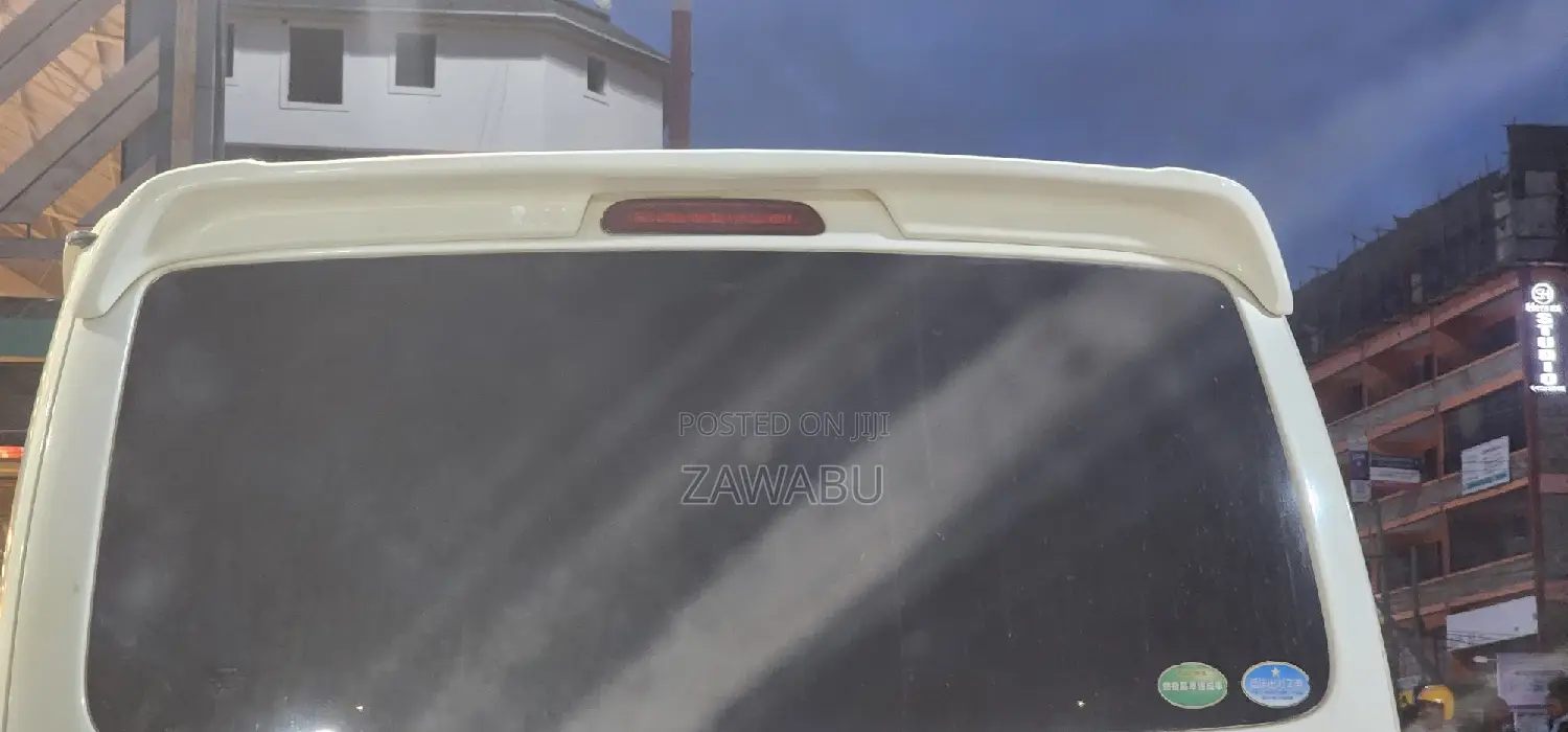 TOYOTA Hiace 7L Rear Boot Spoiler