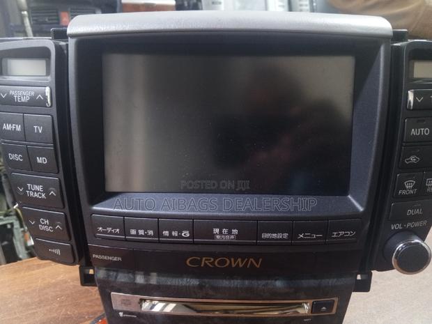 Radio Screen Toyota Crown With 2 Fan's.