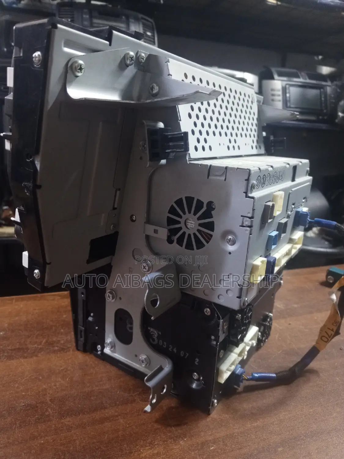 Radio Screen Toyota Crown With 2 Fan's.