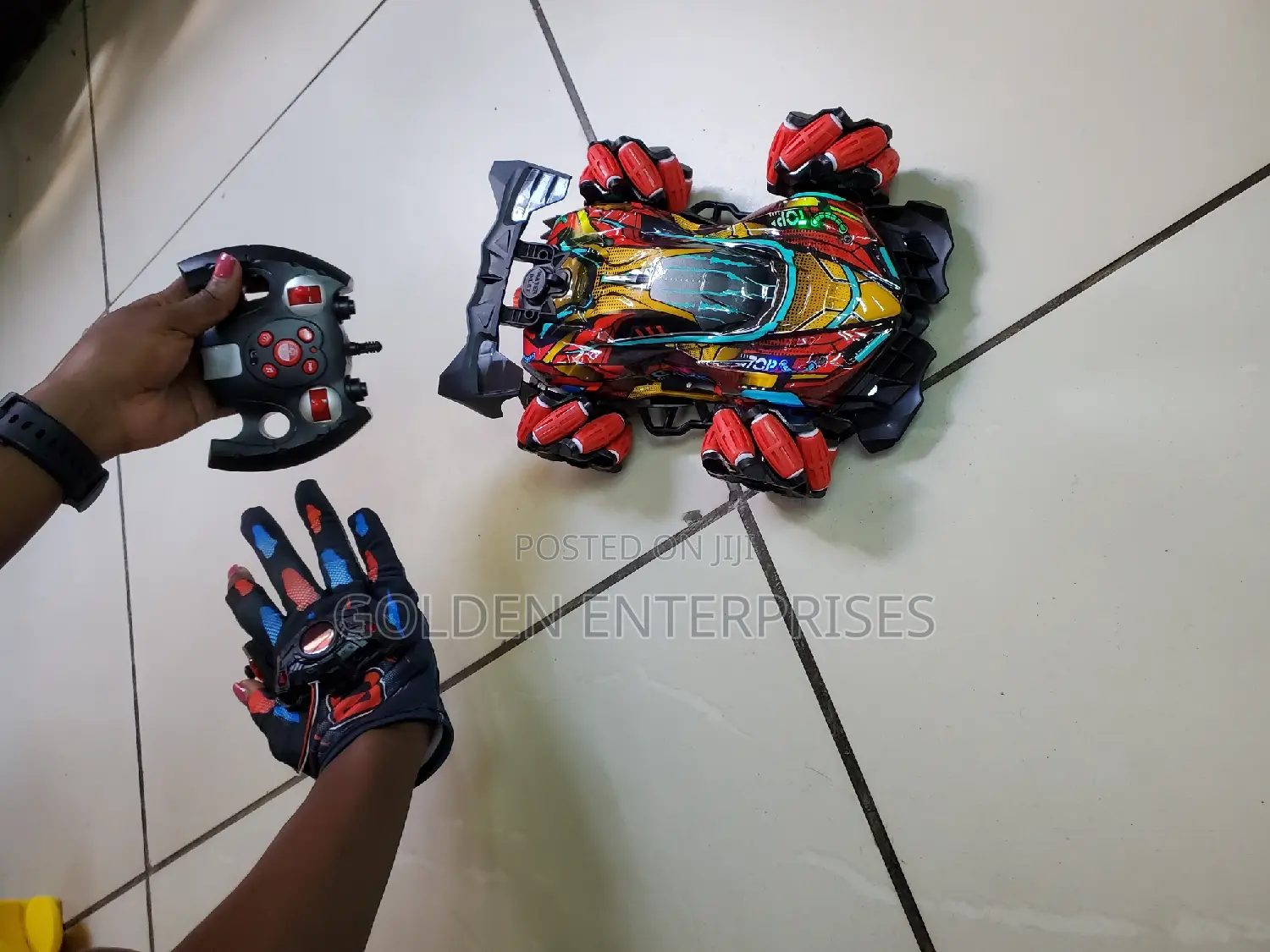 Rc Stunt Car With Kinetic Sensing Gloves and Controller