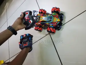 Rc Stunt Car With Kinetic Sensing Gloves and Controller
