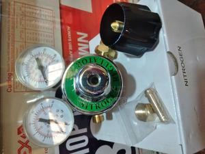 Commercial Nitrogen Regulator/Nitrogen Guage - main view