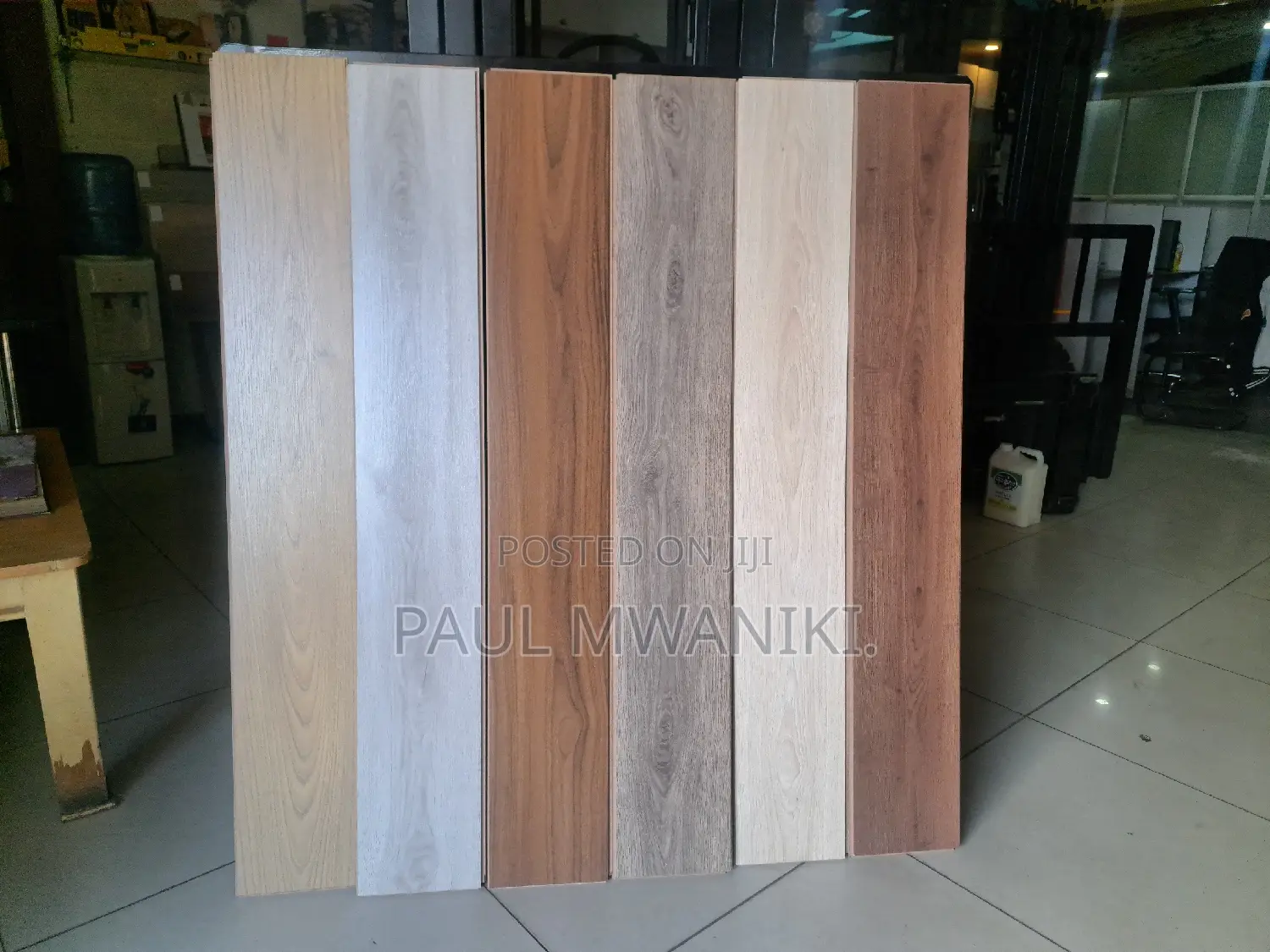 Residential/ Commercial Wood Laminate Flooring. 8mm