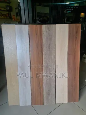 Residential/ Commercial Wood Laminate Flooring. 8mm
