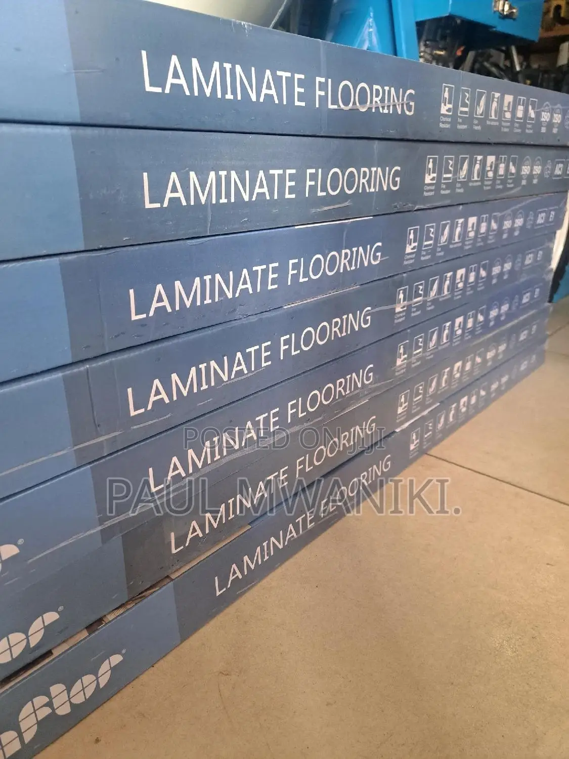 Residential/ Commercial Wood Laminate Flooring. 8mm