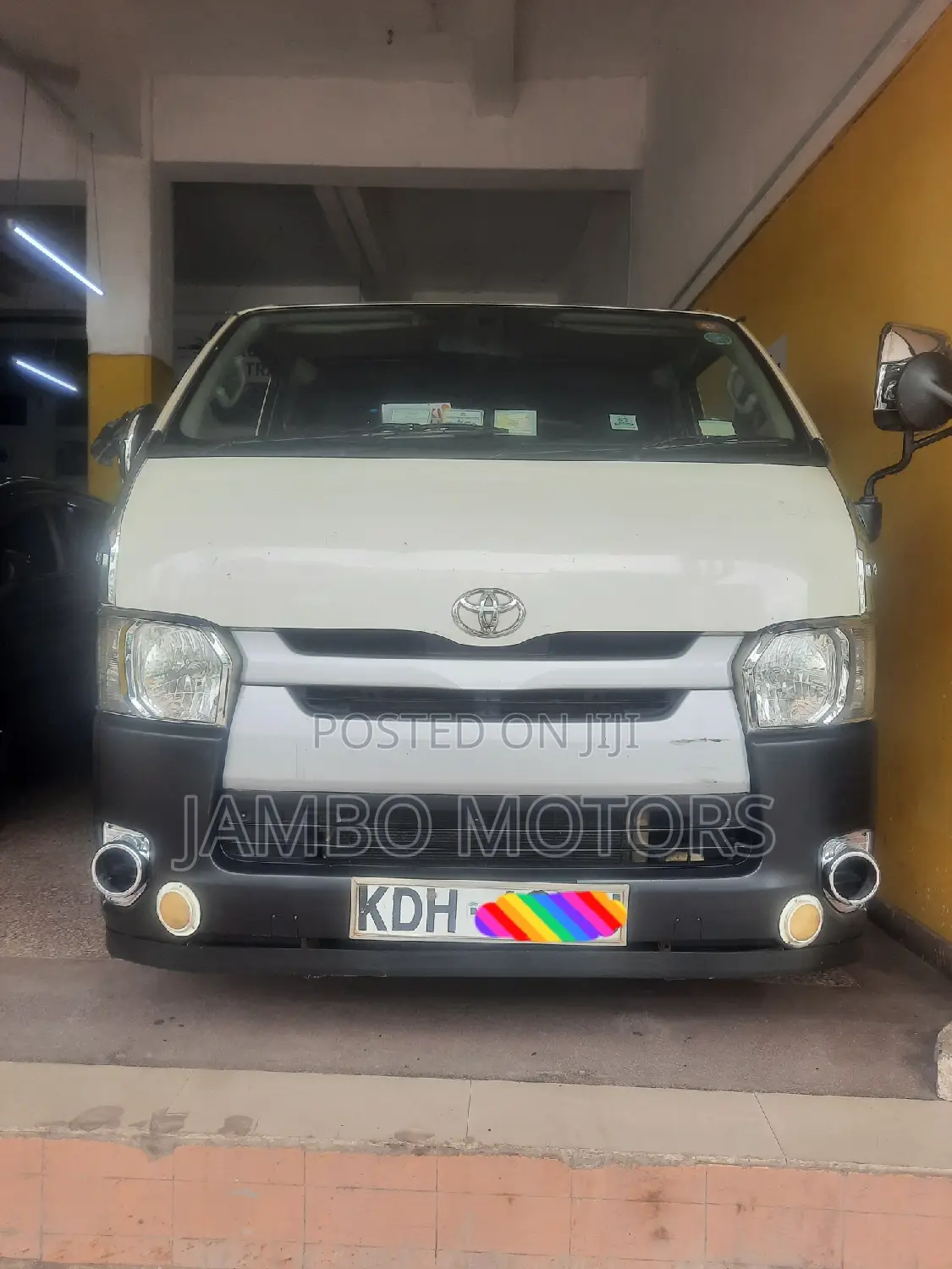 Toyota HiAce 2015 White