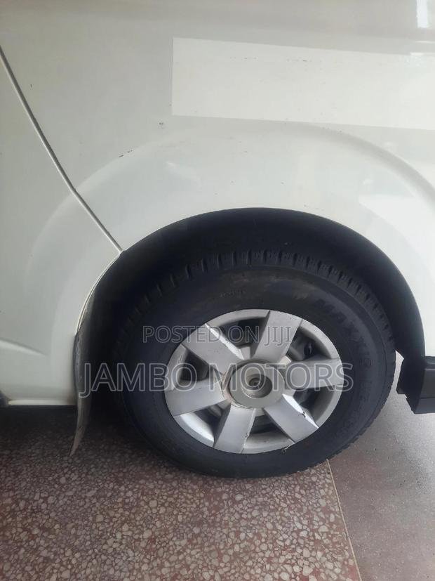 Toyota HiAce 2015 White - thumbnail 6