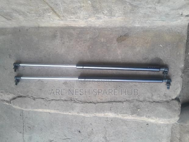 Subaru Legacy Br9 Bonnet Shocks - thumbnail 4