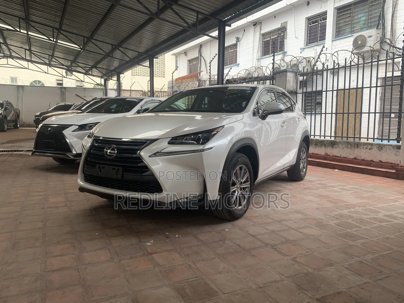 Lexus NX 2017 Pearl