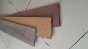 Laminated Wood Flooring/ Floor Laminate