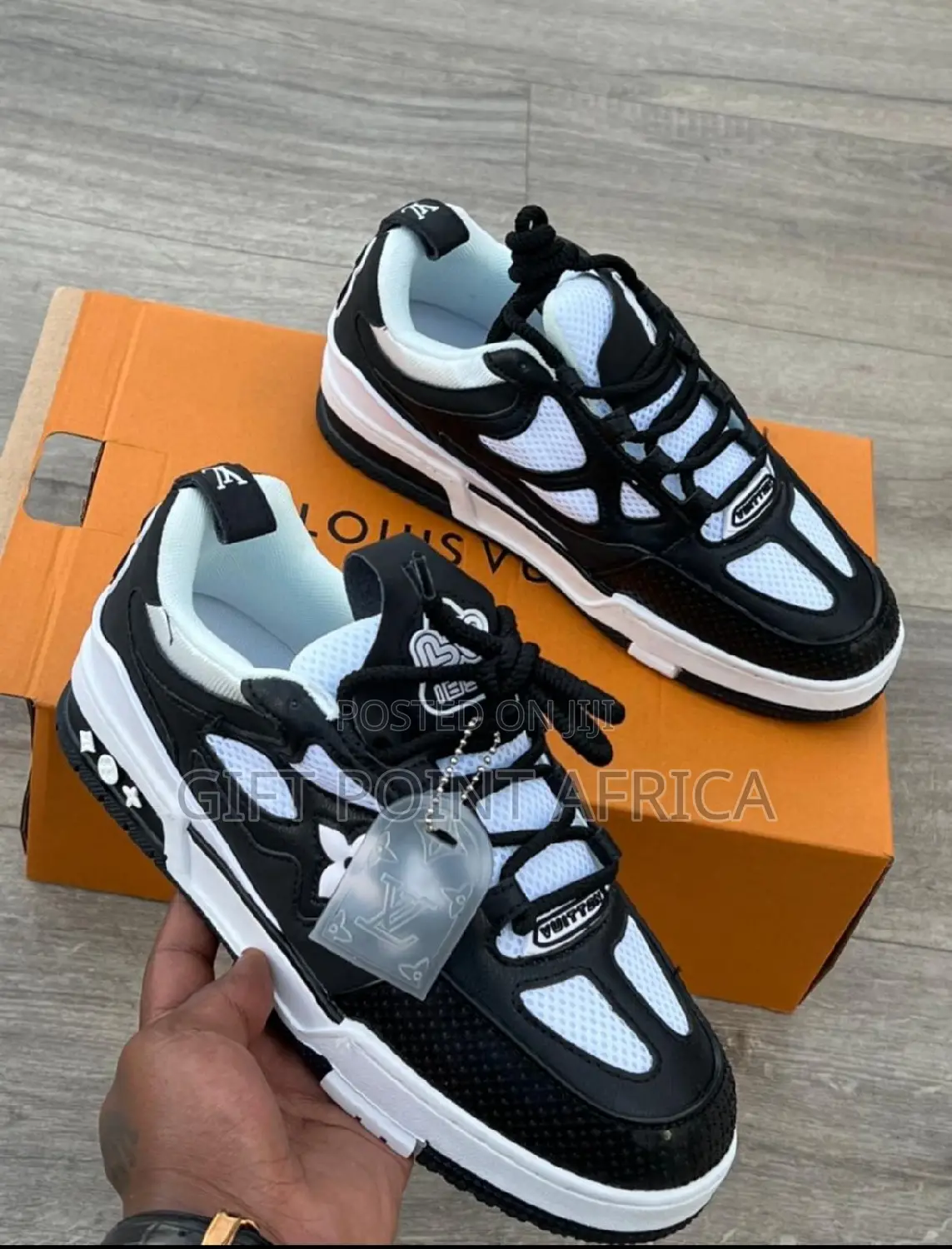 Louis Vuitton Low Cut Sneakers for Men