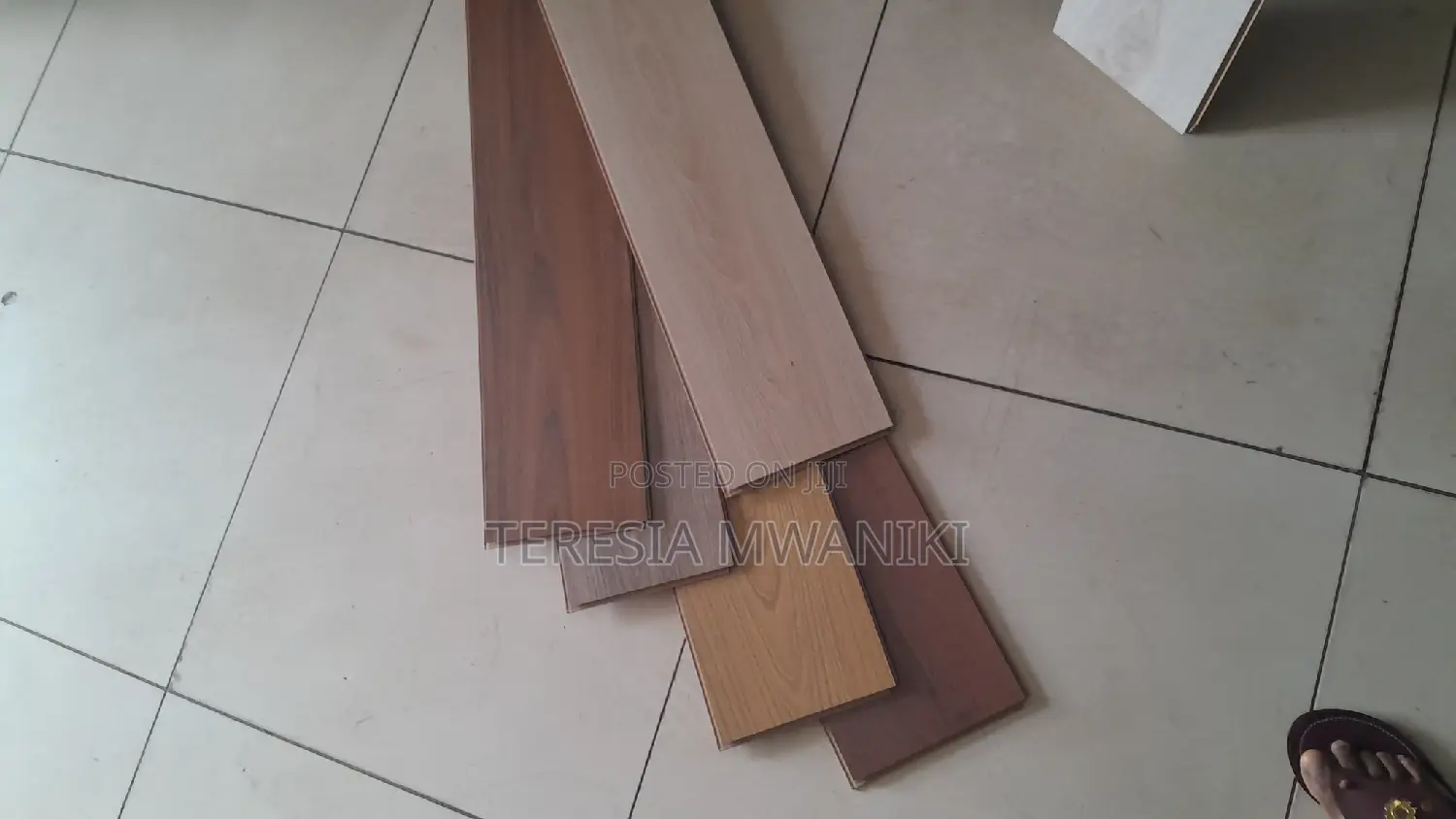 Laminated Floor Board