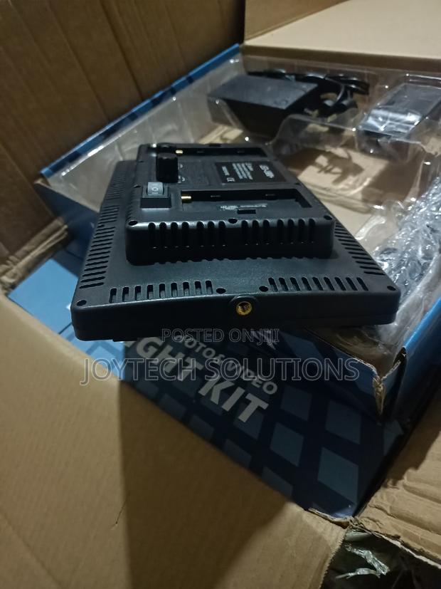 High Quality and Professional Led Pro 800 Light With Tripod