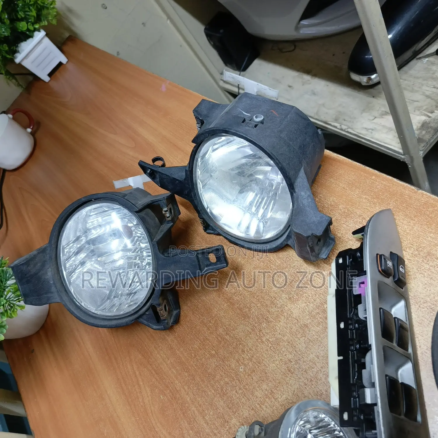 Voxy 2010 Fog Lights