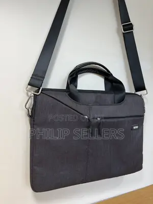 Wiwu Tailored 13” Macbook Air Laptop Hand/Shoulder Carry Tot