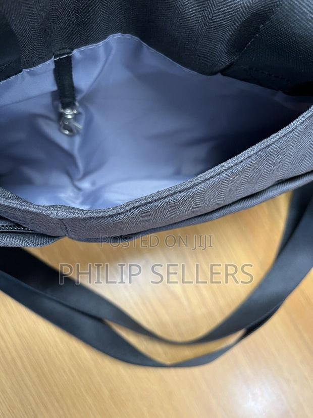 Wiwu Tailored 14” Macbook Air Laptop Hand/Shoulder - thumbnail 2