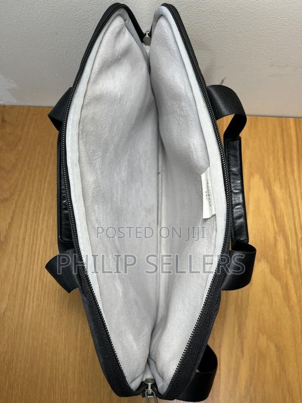 Wiwu Tailored 14” Macbook Air Laptop Hand/Shoulder - thumbnail 3